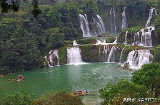 绥宁县:写春联赠春联 送“福”字添年味